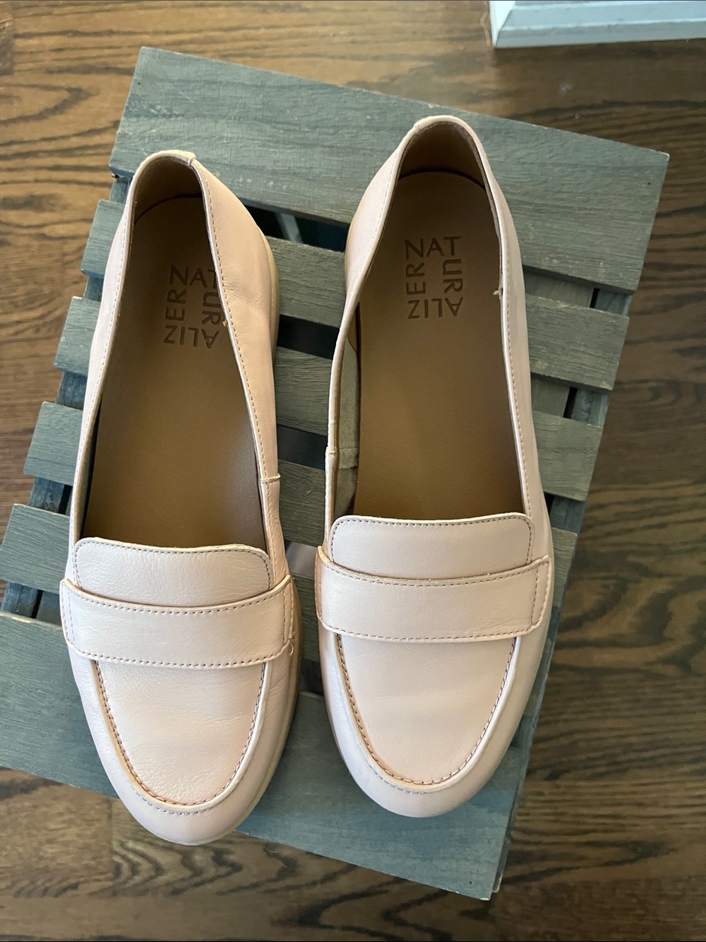 Naturalizer Women's Pink Leather Penny Loafers size8W